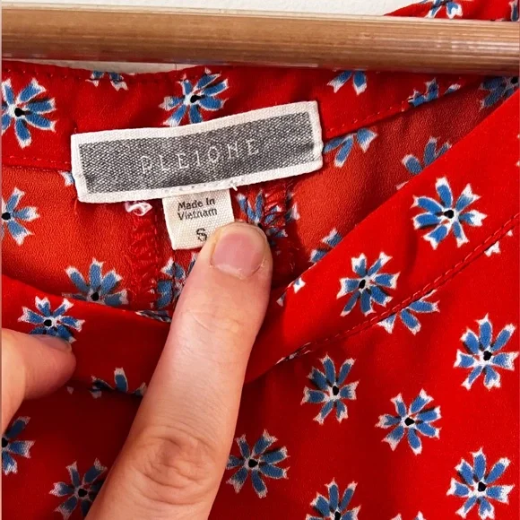 5/$25 Pleione Orange + Blue Floral Blouse - Picture 8 of 9